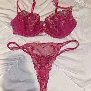 Victoria secrets lingerie set